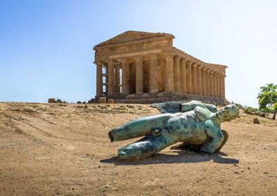 Valle dei Templi statua di bronzo Icarus e Tempio della Concordia